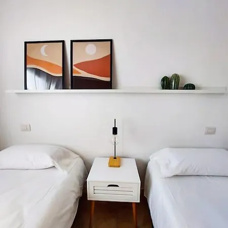 Acogedor Besos De Elah * San Bartolomé